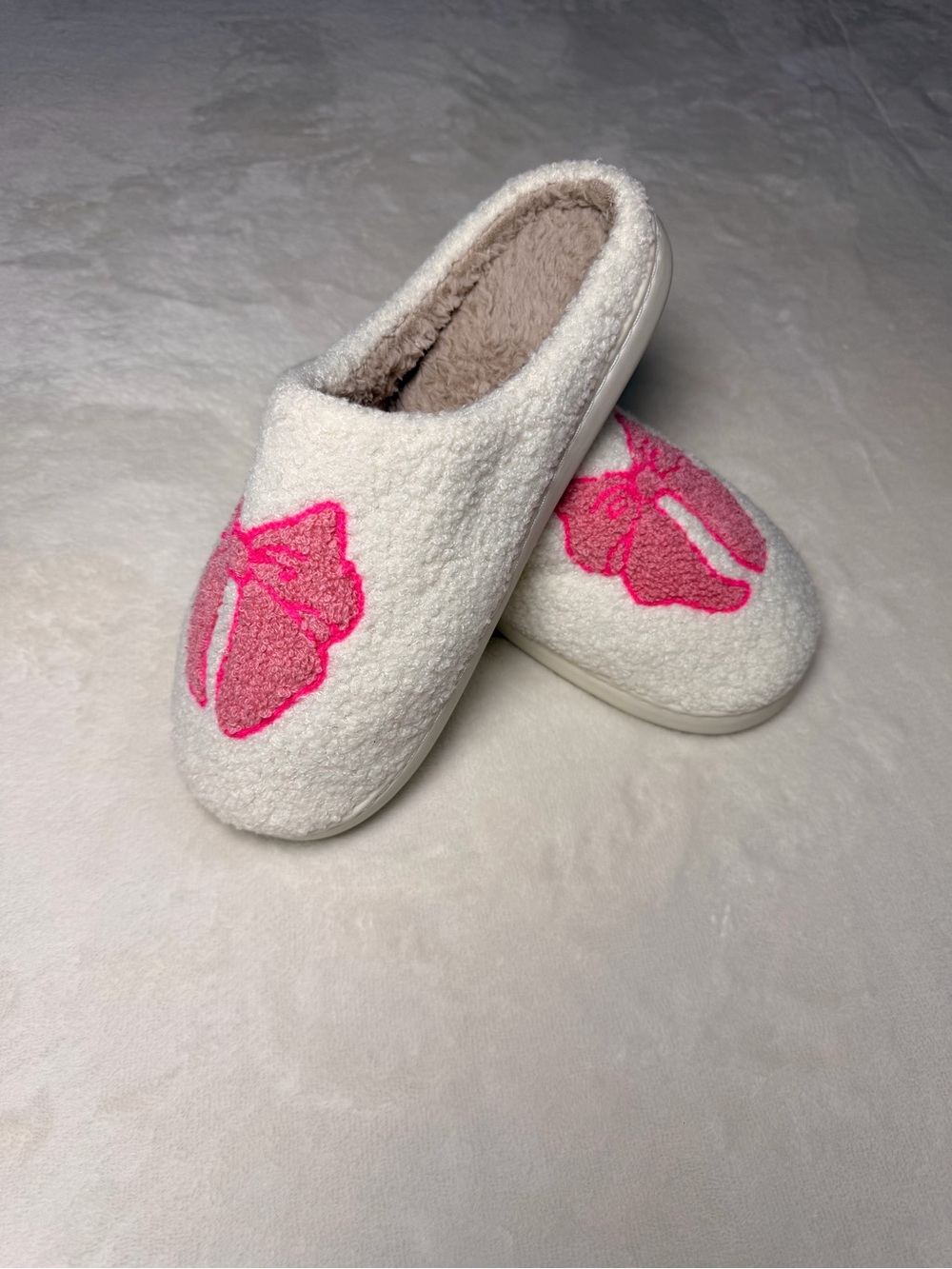 Cream Pink Bow Fuzzy Plush Slippers Women’s 9.5-10 Coquette